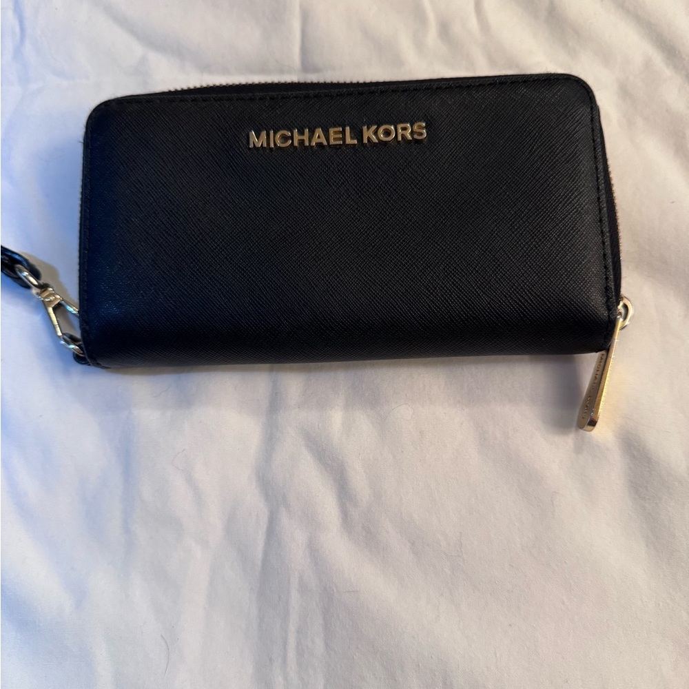 Michael Kors wristlet wallet